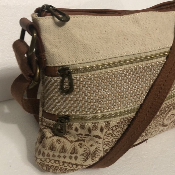 Sakroots Crossbody Bag with Elephant Bag Charm EUC - Picture 3 of 10